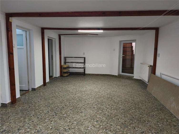Casa 160 Mp Zona Exclusivista Zona Linistita Semicentral Curte Locuri de Parcare - 24