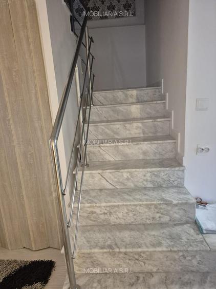 De vanzare 2 case + spartiu comercial in Chiajna!!
