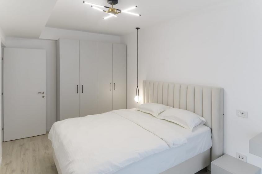 Anunt de Inchiriere - Apartament 2 Camere, Prima Loocuire cu Loc de Parcare