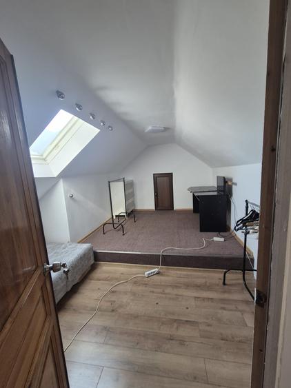 Apartament la casa, 4 camere in Schei