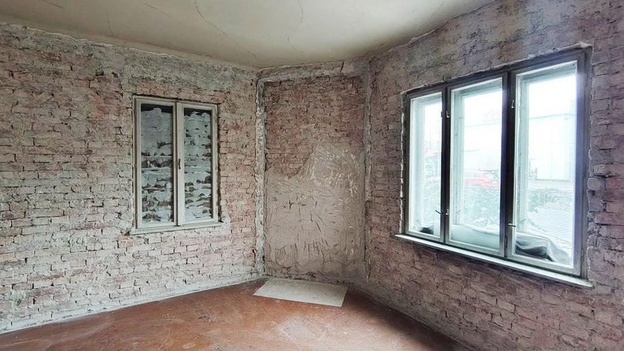 Casa cu potential comercial - 130 mp, teren 274 mp - Dâmbul Rotund