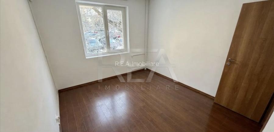 4 camere, P/8, 85 mp, bloc 1984- Crangasi - 4