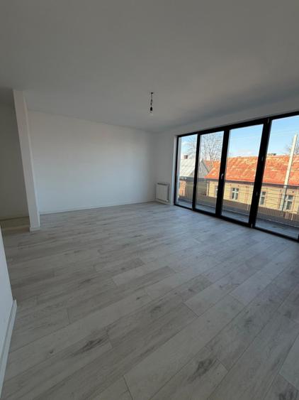 Spatiu comercial, 90 mp , chirie , Radauti