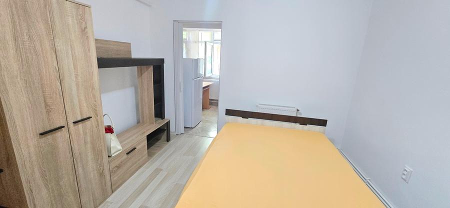 Garsoniera, centrala termica, tamplarie PVC, bucatarie mare, Galata