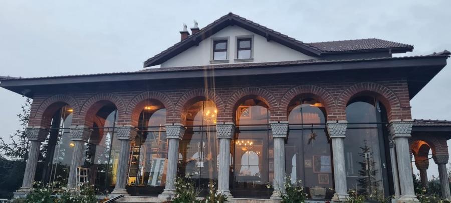 VILĂ DE PRESTIGIU IN LAGUNA ALBASTRĂ – CORBEANCA