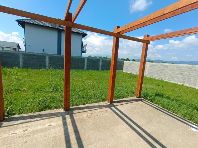 Casă individuală nouă , 497 mp teren , Cristian , Comision 0%