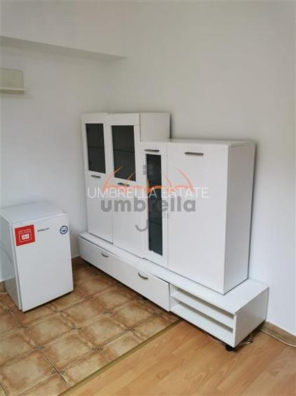 DE INCHIRIAT garsoniera , zona Plopilor Manastur, 18 mp, 195 euro - 3