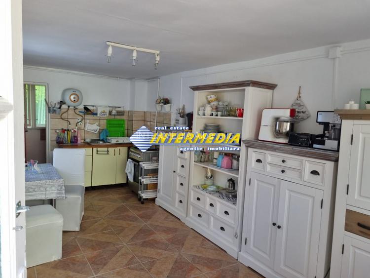 Casa P+E de vanzare recent renovata in Centru cu 680 mp teren - 3