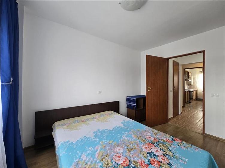 Inchiriere apartament spatios cu 3 camere decomandate. Zona Republicii, Bacau