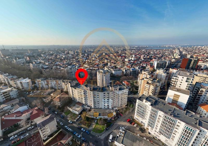 CAPITOL - B-dul. Mamaia - Apartament cu 4 camere si terasa de 80 mp.