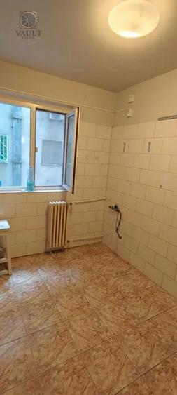 Apartament 3 camere - DECOMANDAT - zona TINERETULUI