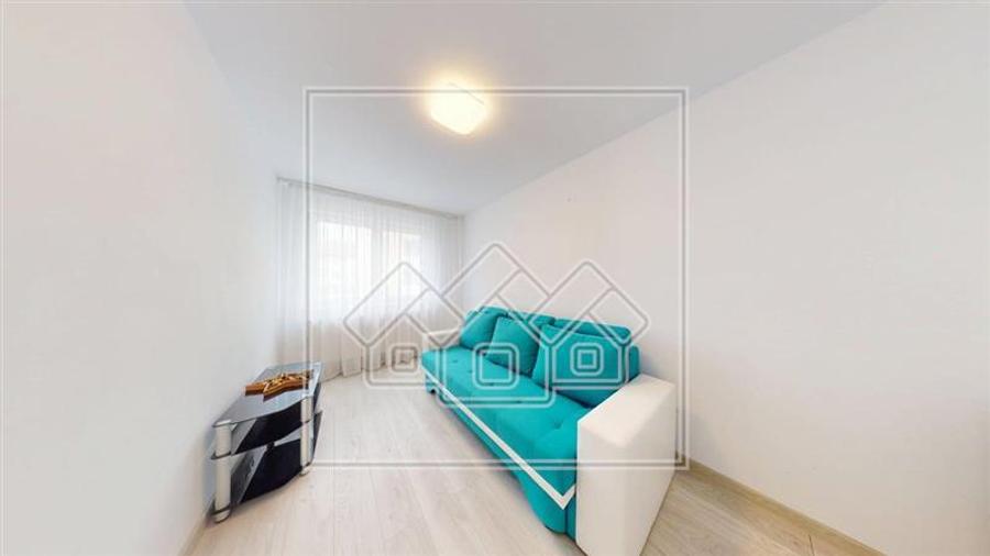 Apartament cu 3 camere, balcon, boxa si parcare - Selimbar