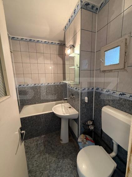 Apartament 2 ,decomandat, 50 mp - zona Malu Rosu