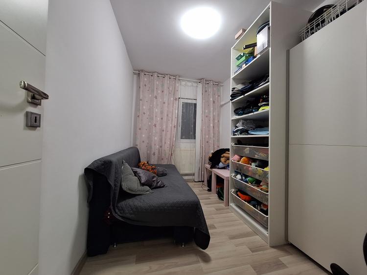 Oportunitate!-Apartament 4 camere-etaj 3-bloc izolat cu vata bazaltica-Lipovei
