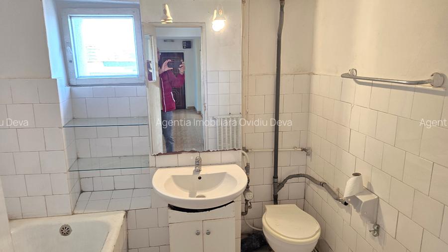 Vand apartament 4 camere decomandat in Deva, 22 Decembrie (Liceul Auto) et. 5 - 5