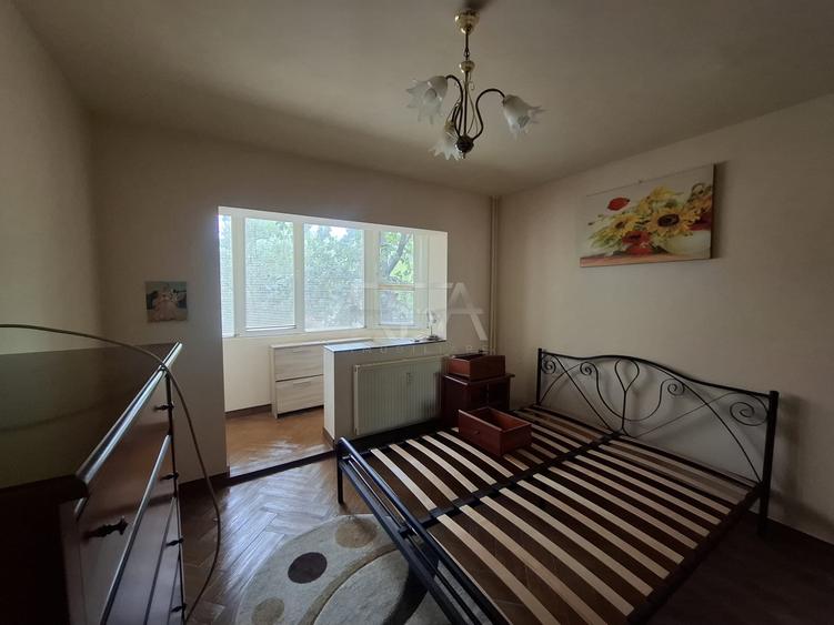 2 camere, et 1/4, 57 mp, bloc 1984-Apusului