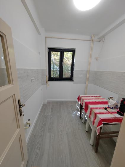 Zona Bd. Lacul Tei vila 7 camere disponibila pentru inchiriere.