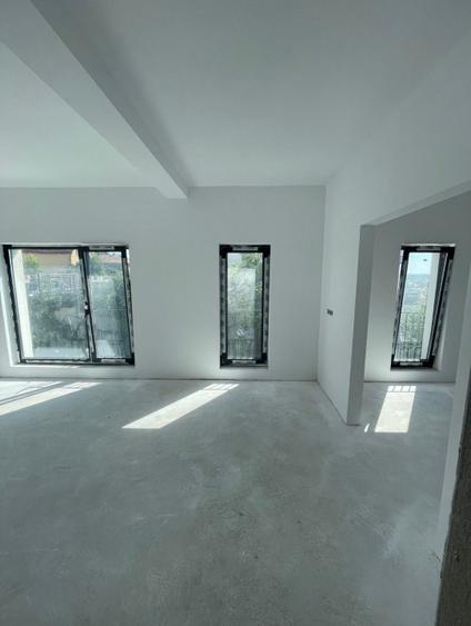 Casa tip duplex, Dambul Rotund, cu view superb
