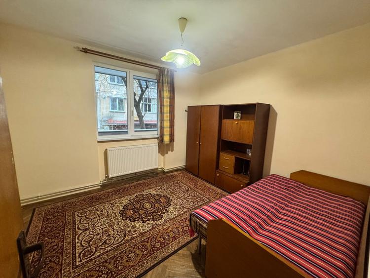 Apartament 3 camere, 74 mp, zona Sasar
