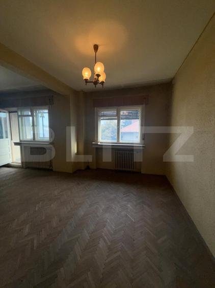 Apartament cu 4 camere, 95 mp, zona Centrala