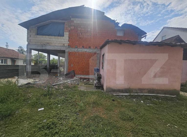 Teren + casa de vânzare, 1.439 mp, zona Periferie
