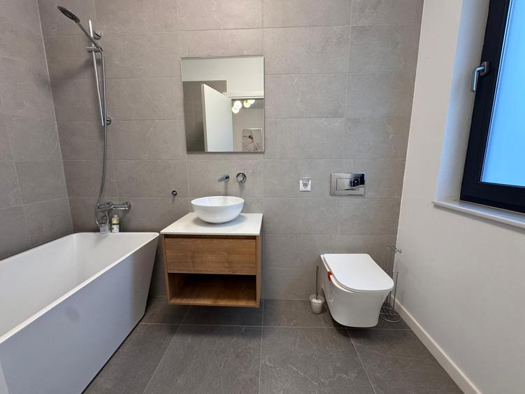 Vila de vanzare 5 camere Mobexpert Homes Pipera - mutare imediata