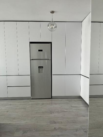 0723407437 WhatsApp Proprietar închiriez apartament 3 camere cu parcare la -1