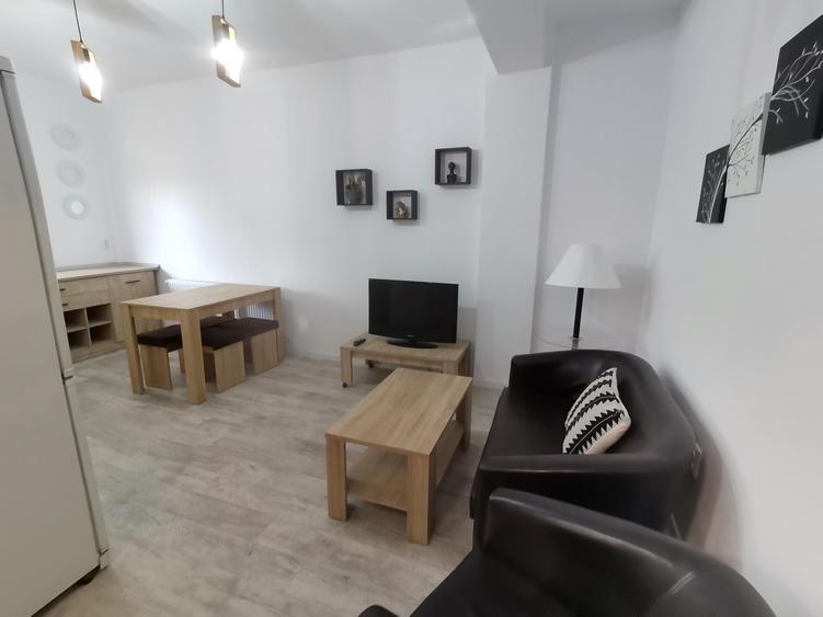 INCHIRIEZ ap. 3 camere decomandat,constructie noua, zona Turnisor