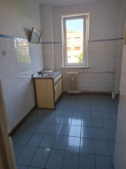 Proprietar – ap. 3 camere, Brazda lui Novac, etaj 3/4, zonă foarte liniștită