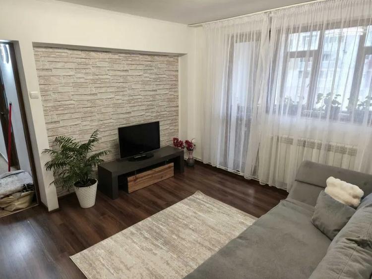 Apartament 2 camere Decomandat, etaj 5/10, Micro 20 – Mobilat & Utilat