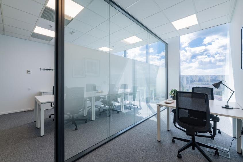 Acces nelimitat la spații de co-working în Regus Iulius Business Centre