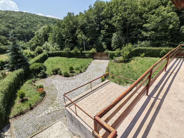 Casa/Vilă aproape de pădure Vâlcele + 1235 m² teren 160.000 EURO