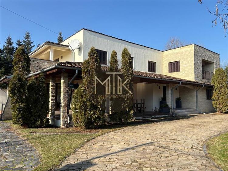 Vila Exclusivista cu piscina 10 camere I Erou Iancu Nicolae - Baneasa Zoo