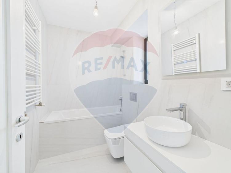 Apartament 3 camere de vanzare