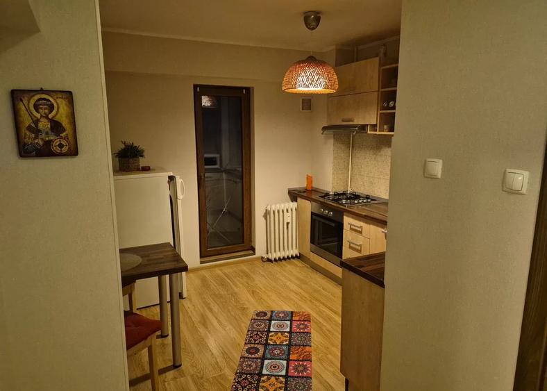 GARSONIERĂ PREMIUM | PIAȚA VICTORIEI | 100 M DE METROU | BALCON | 40 MP