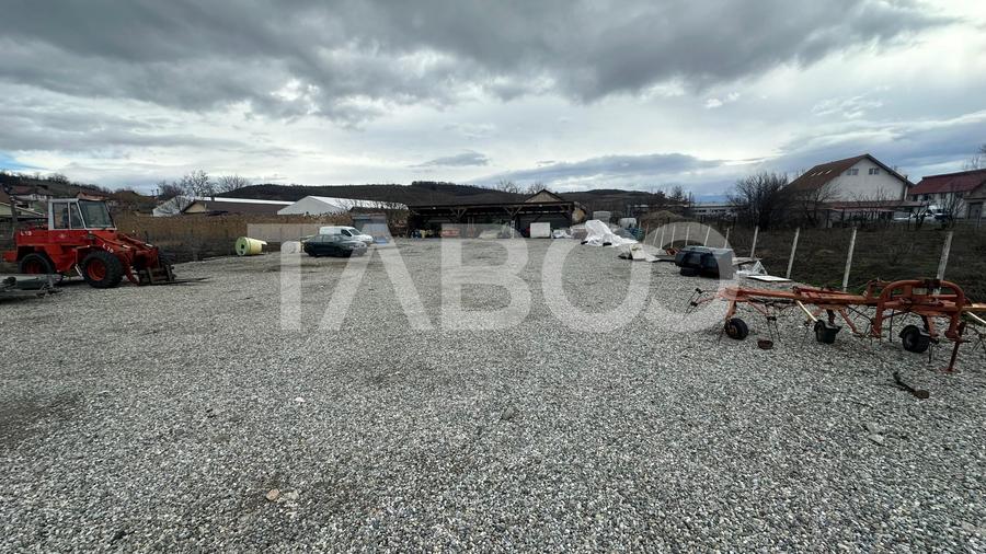 Teren de inchiriat acces direct din drum asfaltat 2000mp Viile Sibiulu