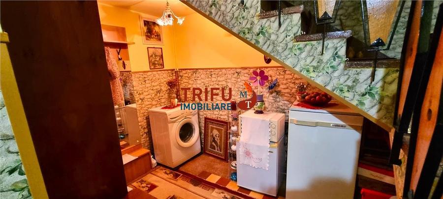 Casa tip duplex de vanzare zona Cetate