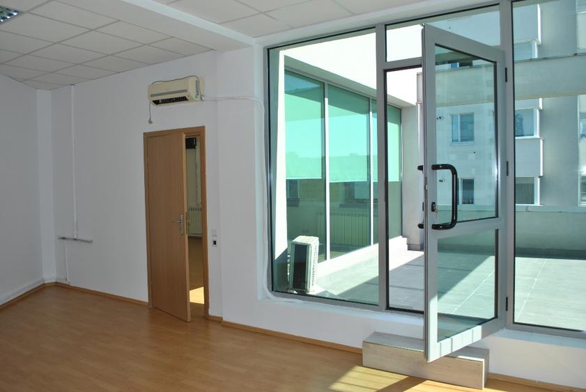 Spațiu birouri 2 încăperi + terasă, 80 mp - Metrou Mihai Bravu