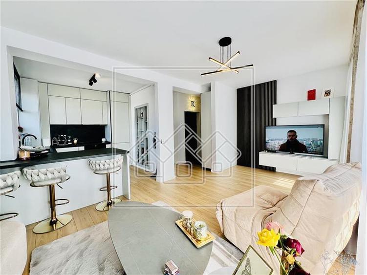 Apartament la cheie, 2 camere, etaj 1/2, intabulat, mobilat si utilat