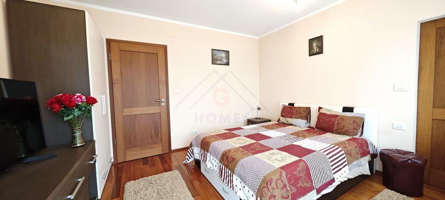 Casa spatioasa. Pretabil si pt. clinica, invatamant, camin varstnici.
