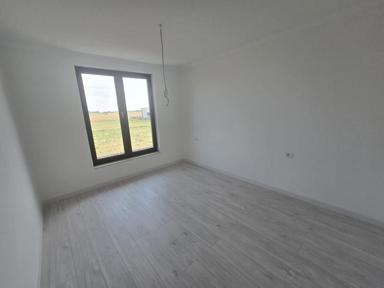 Duplex superb. Suprafata generoasa. 3 Dormitoare. Bucatarie inchisa.