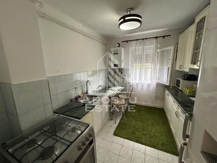 Apartament la etaj interemediar, 3 camere, 55 mp, Zona Girocului