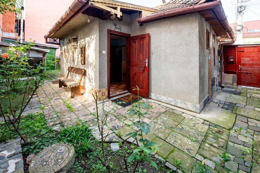 Casa individuala cu 2 camere, teren si acces auto langa Cluj Arena