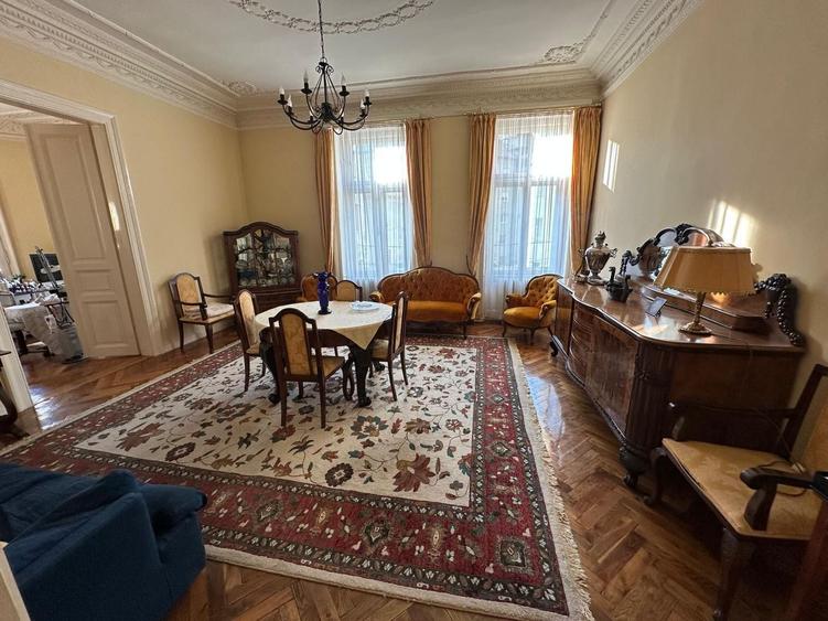 APARTAMENT DEOSEBIT IN ZONA CENTRALA