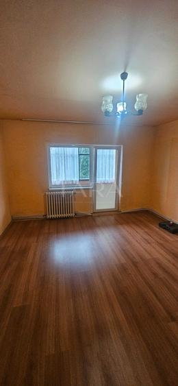 Apartament cu 4 camere,  zona Dambul Rotund