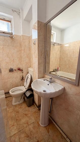 Apartament de vanzare , zona centrala . Strada piata victorie