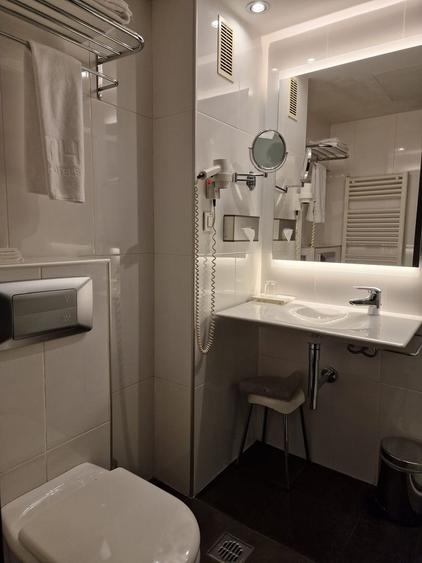 Zona Piata Unirii Hotel 4 STELE S+P+M+9 CU 76 Camere , Bar Restaurant