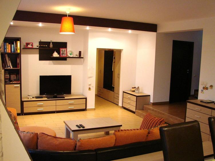 Vanzare vila individuala | 6 camere | Otopeni | Panouri solare
