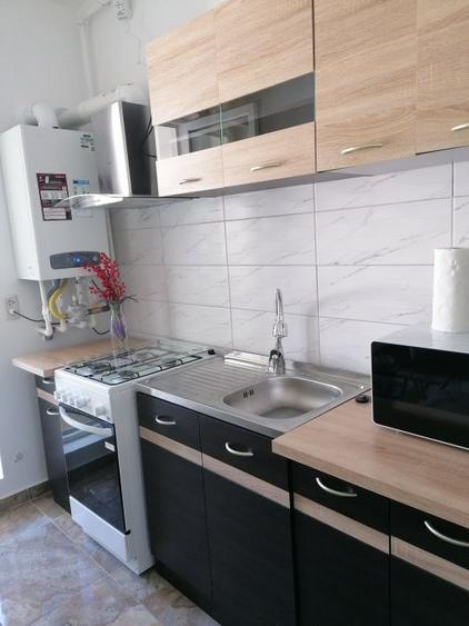 Inchiriez garsoniera Militari Residence LUX