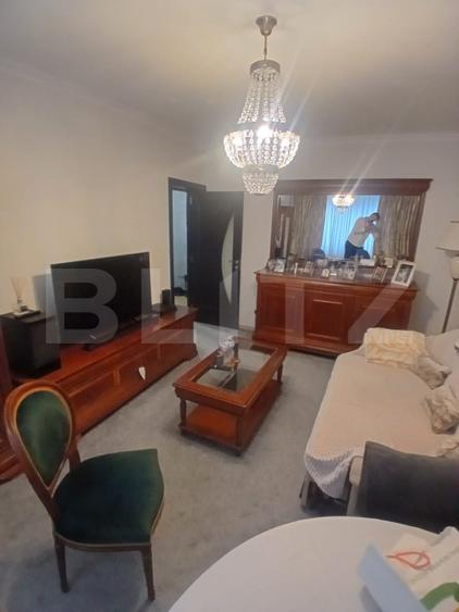 Apartament de vanzare, cu 2 camere, decomandat, zona Visani